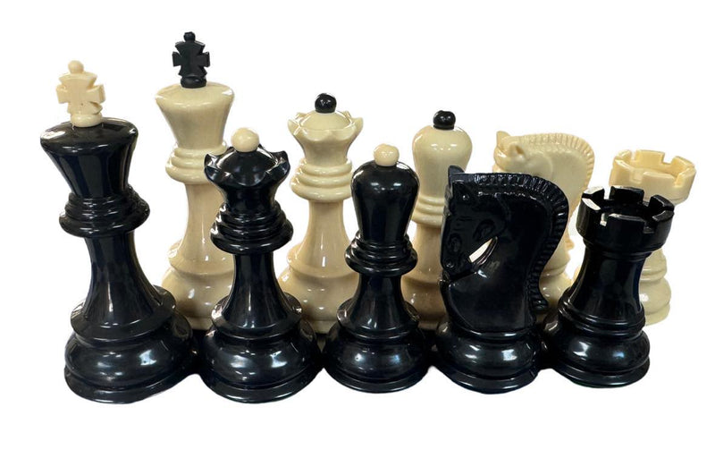 Black & White Zagreb Plastic Chess Set