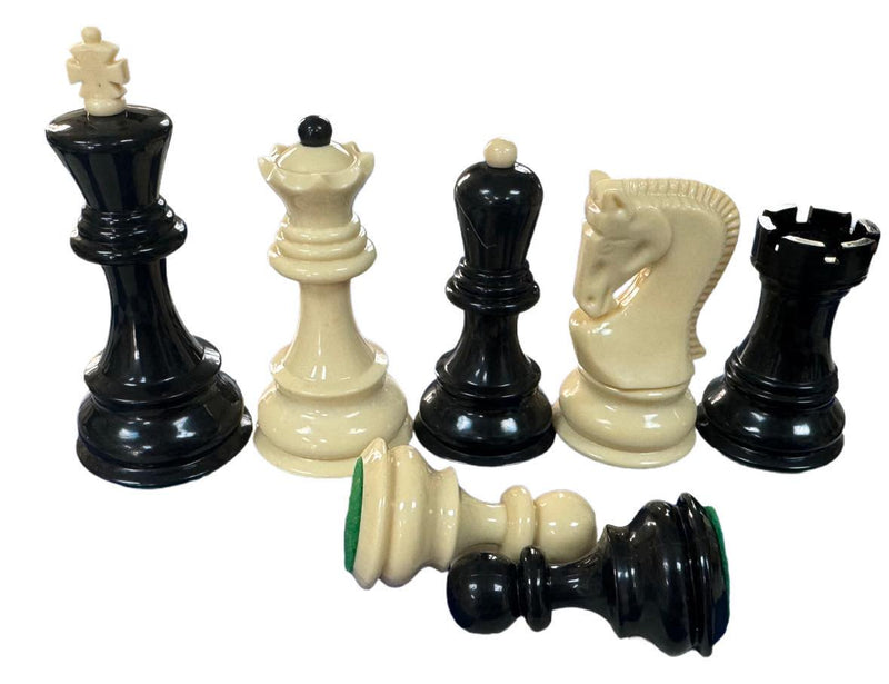 Black & White Zagreb Plastic Chess Set